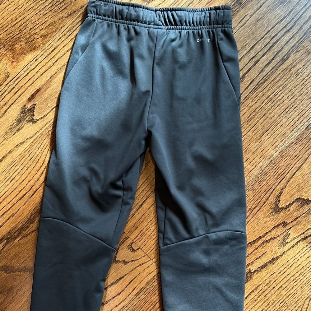 NWOT Nike jogger - Youth medium